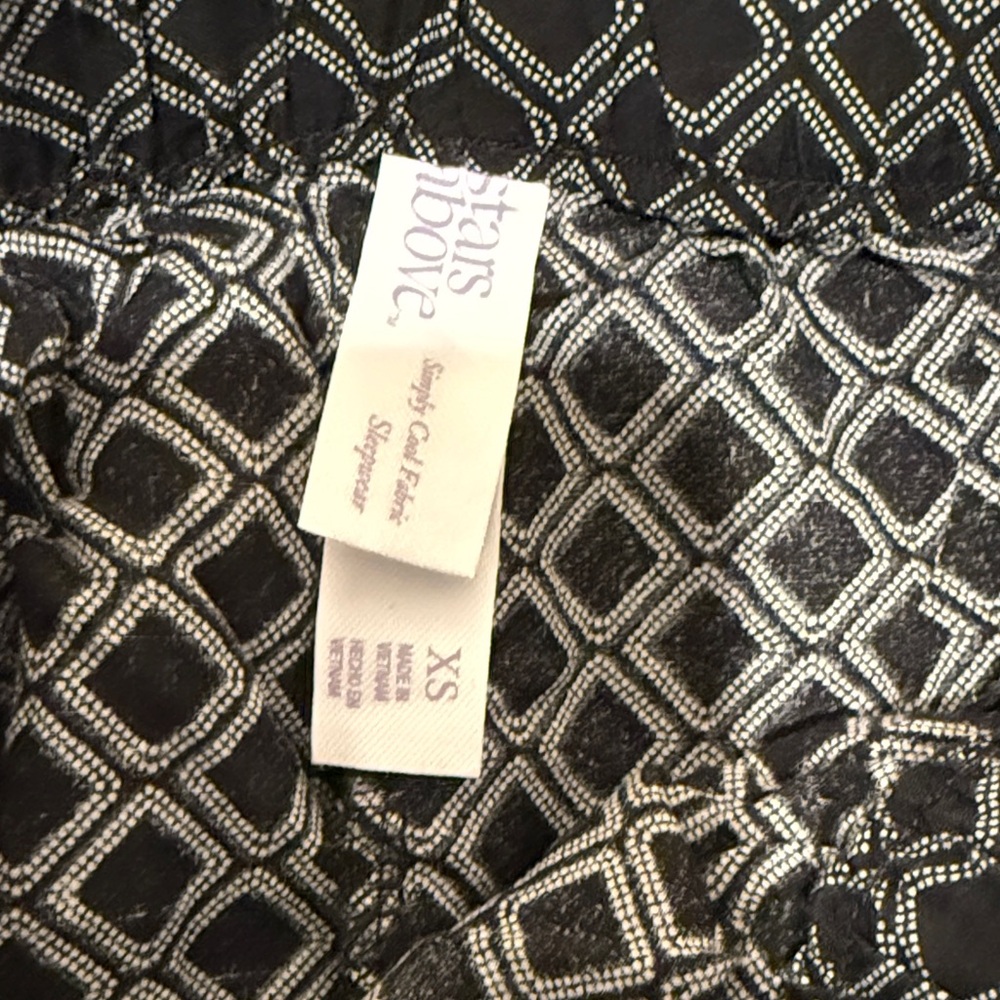 Stars Above Black and White Diamond Pattern Cropped Pajama Pants - Picture 2 of 9